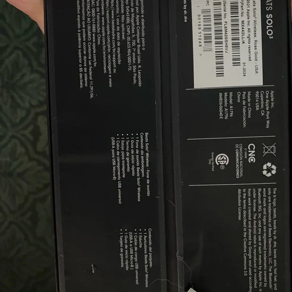 Beats Solo3 Wireless On-Ear Headphones - Rose Gold - Picture 3 of 10